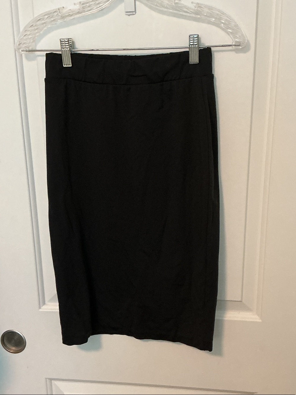 Aritzia Babaton Women's Black Pencil Skirt - Sleek Professional Style M